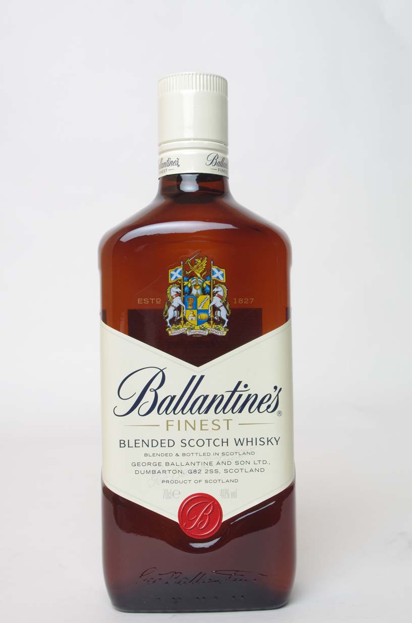 WHISKY BALLANTINES 0.7L